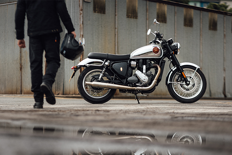 bsa gold star silver sheen legacy edition